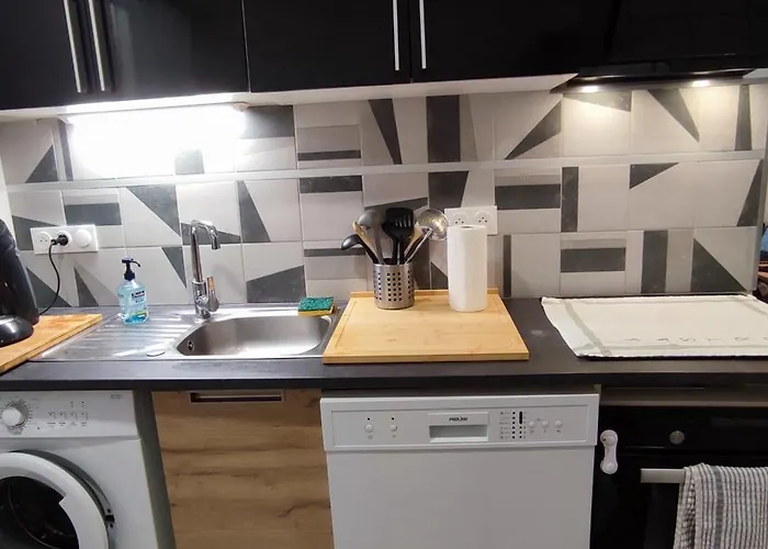 Chaleureux - Bien Equipe - Hypercentre - 2ch 6pers شقة *